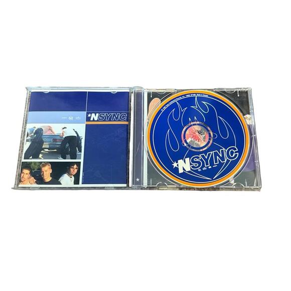 NSYNC Debut Album CD 90s Boy Band Pop Music Collectible Retro Y2K - Picture 3 of 3